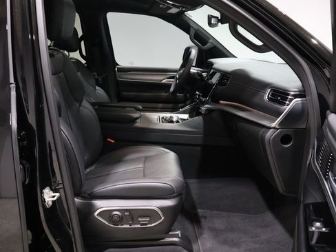 Used 2024 Jeep Wagoneer Series II w/ Convenience Group I image 27