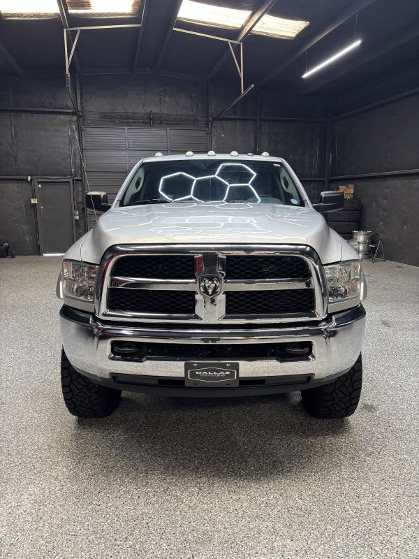 Used 2018 RAM 2500 Tradesman w/ Chrome Appearance Group AWD/4WD image 2