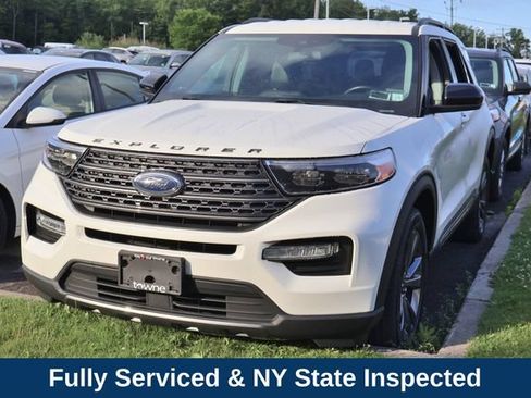 Used 2023 Ford Explorer XLT w/ Equipment Group 202A AWD/4WD image 2