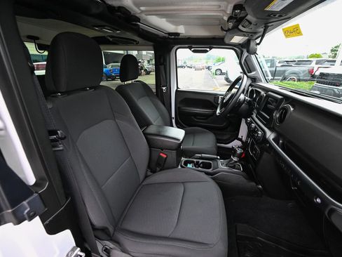 Used 2022 Jeep Wrangler Sport AWD/4WD image 21