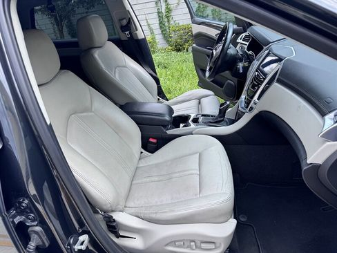 Used 2014 Cadillac SRX Luxury image 17