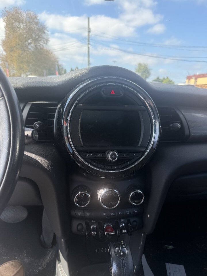 Used 2017 MINI Cooper 4-Door Hardtop FWD image 11