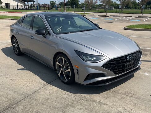 Used 2023 Hyundai Sonata SEL Plus FWD image 2