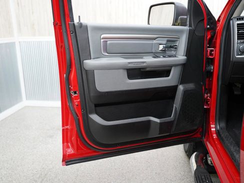 Used 2018 RAM 1500 Classic SLT image 25