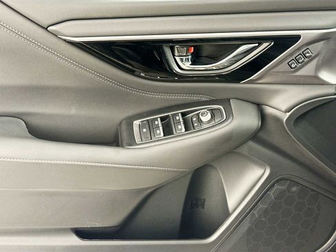 New 2025 Subaru Outback Limited image 17