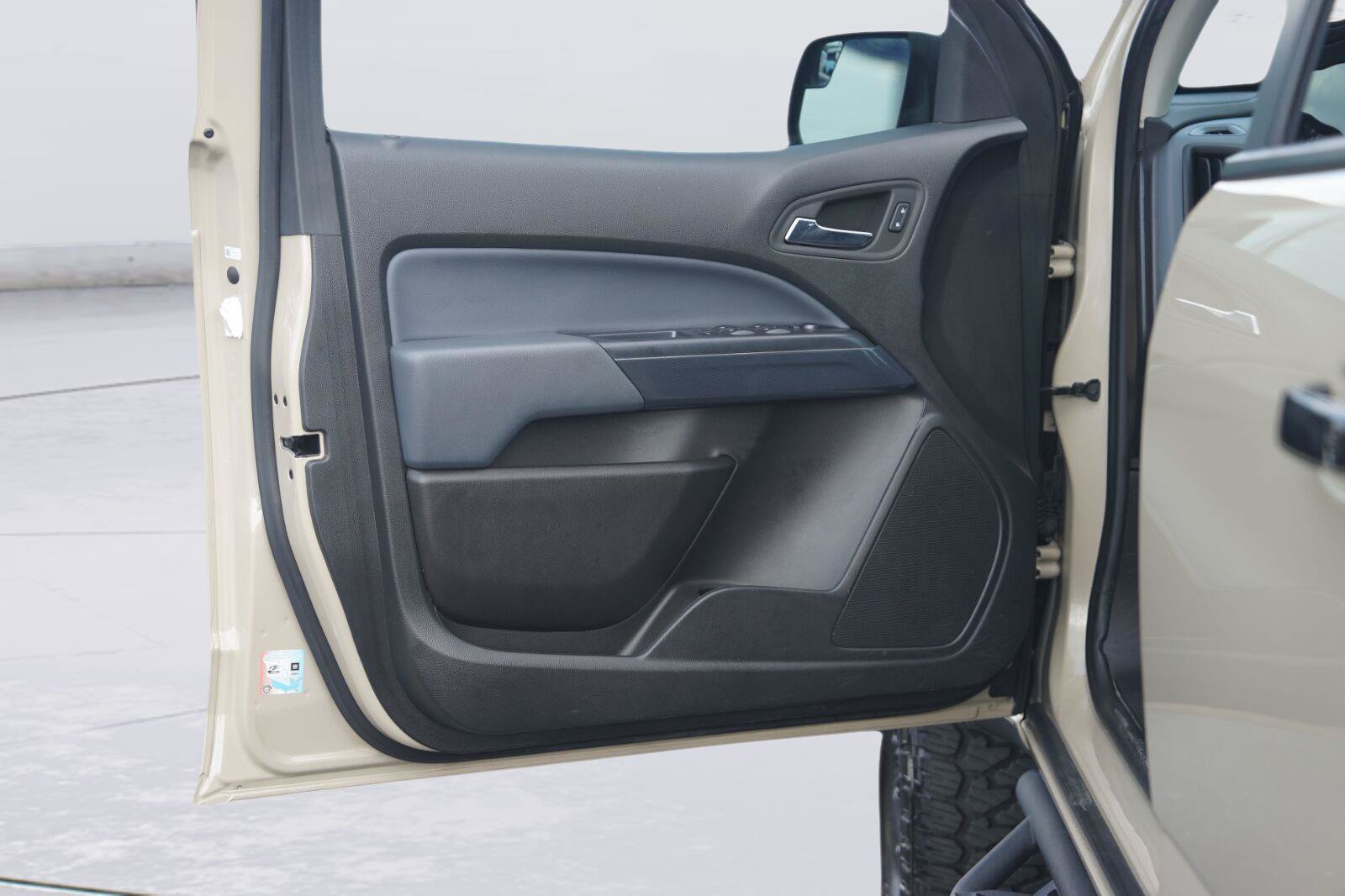Used 2022 Chevrolet Colorado Z71 RWD image 30