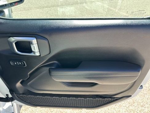 Certified 2025 Jeep Wrangler Unlimited Rubicon image 45