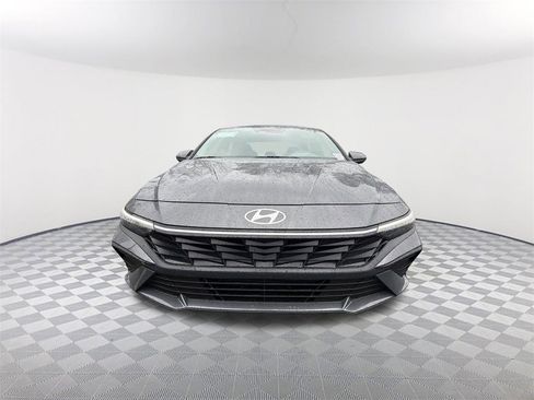 New 2026 Hyundai Elantra SE image 2