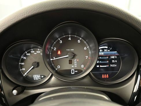 Certified 2024 Porsche Macan image 19