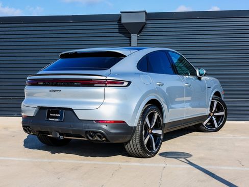 New 2025 Porsche Cayenne E-Hybrid Coupe image 7