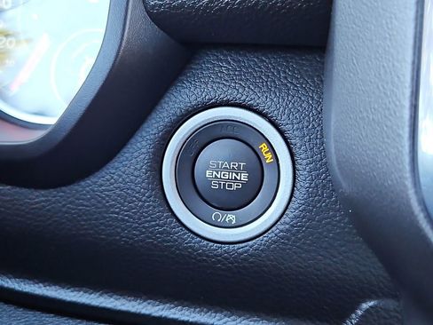 Used 2024 RAM 1500 Laramie image 17