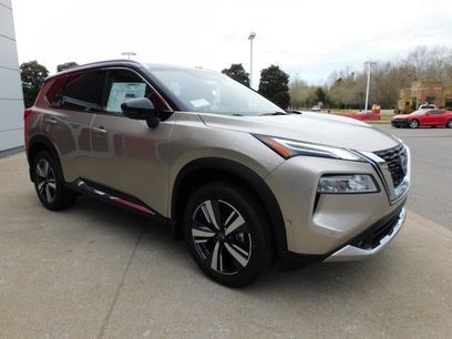 Certified 2022 Nissan Rogue Platinum w/ Head-Up Display Package