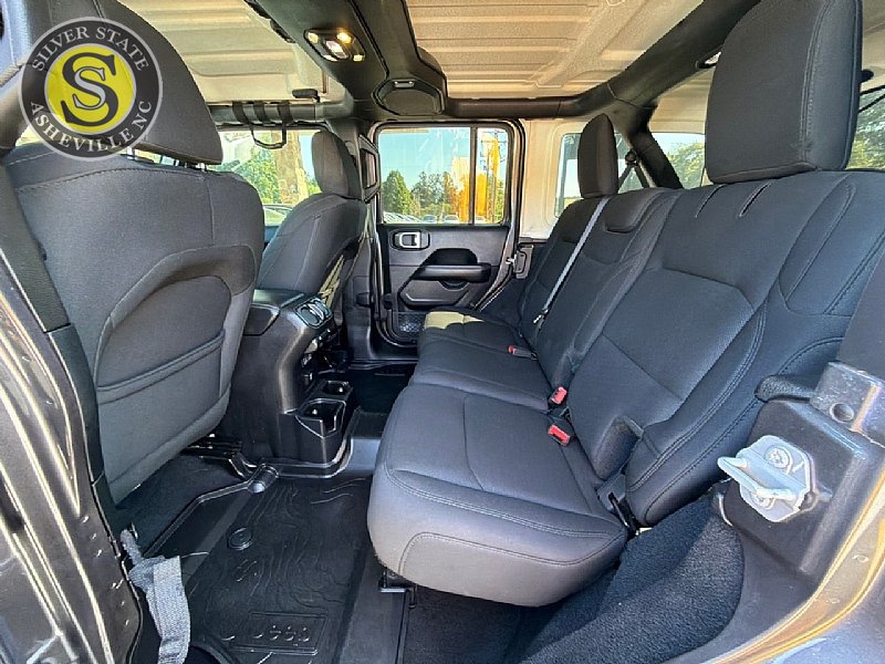 Used 2019 Jeep Wrangler Unlimited Sahara w/ LED Lighting Group AWD/4WD image 13