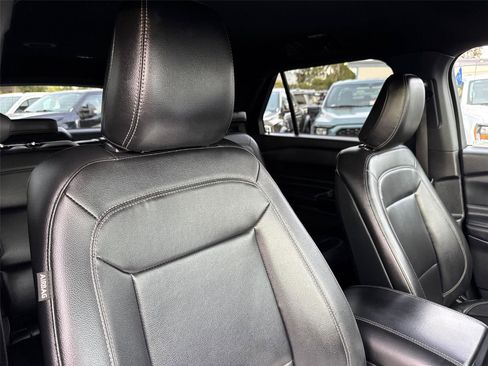 Certified 2020 Ford Explorer XLT w/ Equipment Group 202A image 16