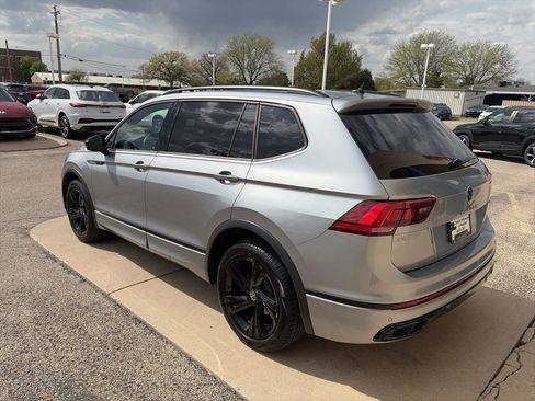Used 2023 Volkswagen Tiguan SE R-Line AWD/4WD image 7