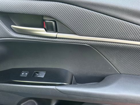 Used 2025 Toyota Camry SE image 20