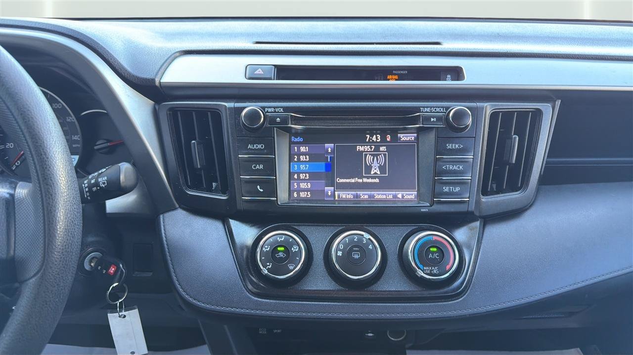 Used 2016 Toyota RAV4 LE AWD/4WD image 21