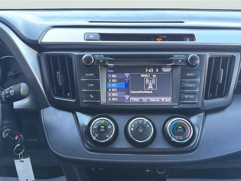 Used 2016 Toyota RAV4 LE AWD/4WD image 21