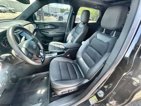 Used 2023 Chevrolet TrailBlazer RS w/ Sun and Liftgate Package FWD image 18