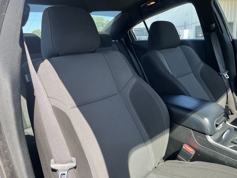 Used 2022 Dodge Charger SXT RWD image 16