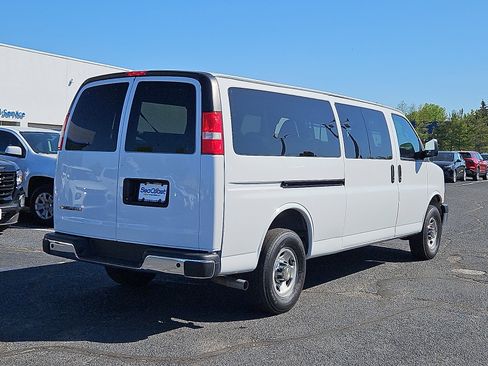 Used 2024 Chevrolet Express 3500 LT w/ LT Preferred Equipment Group RWD image 6