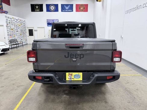 Used 2024 Jeep Gladiator Sport AWD/4WD image 6