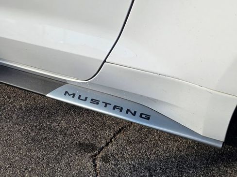 Used 2018 Ford Mustang Coupe w/ Equipment Group 101A RWD image 9