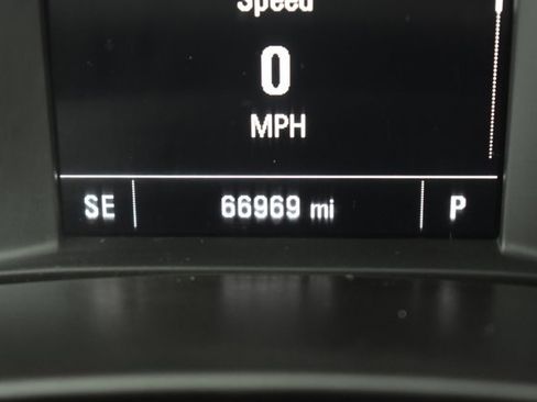 Used 2019 Chevrolet Equinox LS w/ LS Convenience Package image 23