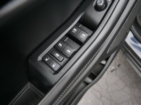 Used 2024 Jeep Grand Cherokee L Limited AWD/4WD image 17