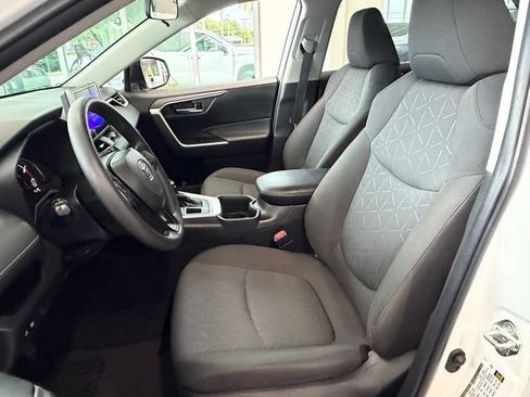 Used 2023 Toyota RAV4 XLE AWD/4WD image 5