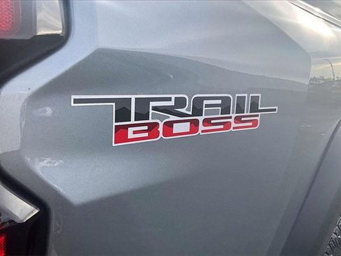 Used 2025 Chevrolet Colorado Trail Boss image 31