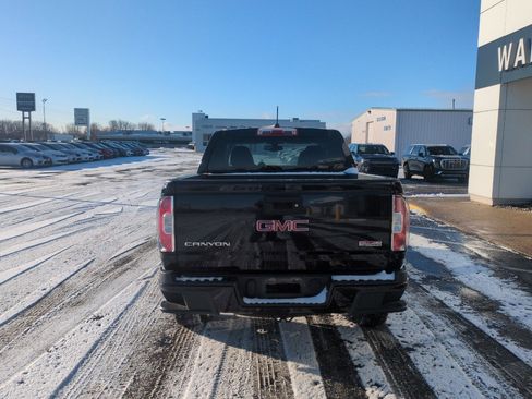 Used 2015 GMC Canyon SLE w/ All-Terrain Package image 7