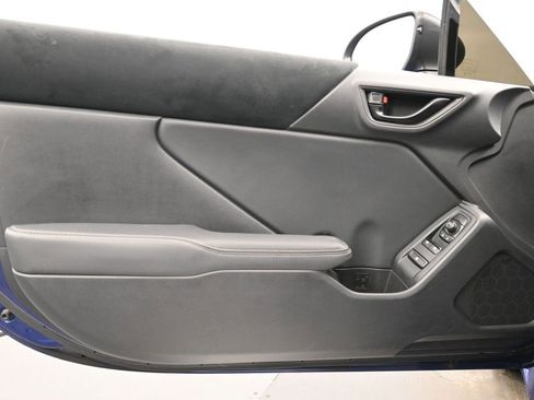 Used 2023 Toyota GR86 Premium image 9