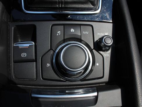 Used 2018 MAZDA MAZDA3 Sport FWD image 15