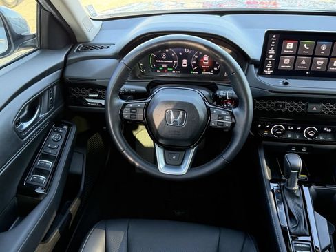 Used 2025 Honda Accord Touring image 13