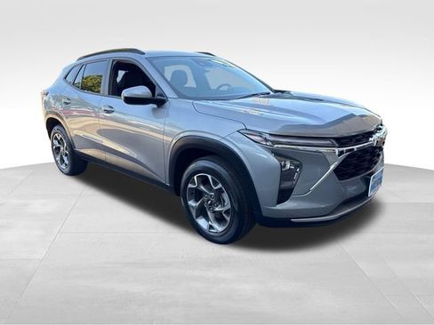 Certified 2024 Chevrolet Trax LT w/ Driver Confidence Package FWD image 7
