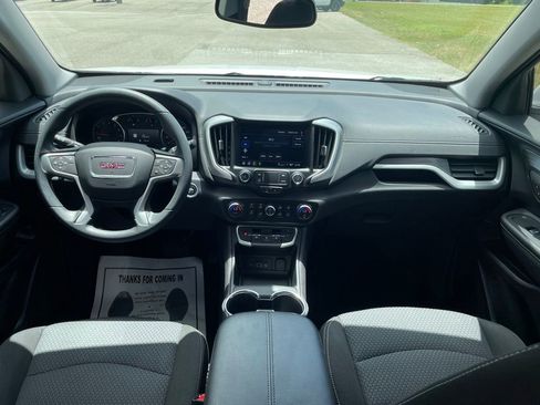 Used 2024 GMC Terrain SLE w/ Driver Convenience Package FWD image 24