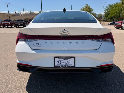 Used 2021 Hyundai Elantra SEL w/ Convenience + Premium Package FWD image 8