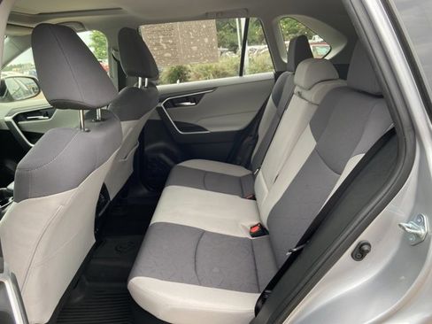 Used 2020 Toyota RAV4 XLE w/ Convenience Package AWD/4WD image 13