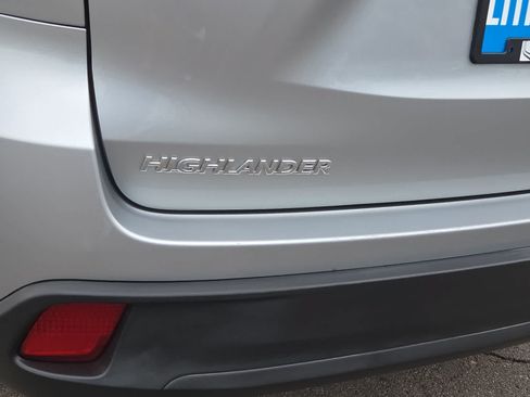 Used 2018 Toyota Highlander XLE FWD image 15