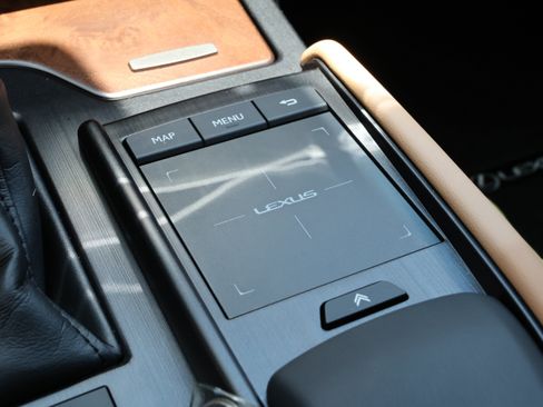 Used 2022 Lexus ES 350 Ultra Luxury w/ Accessory Package 2 FWD image 31