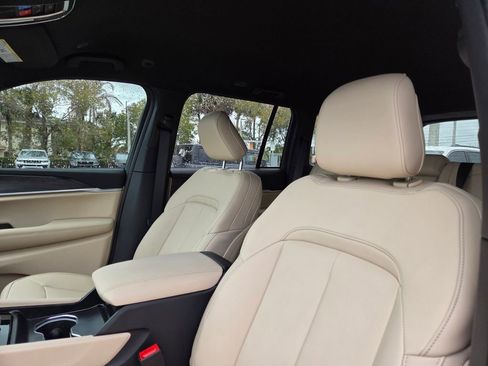 New 2026 Jeep Grand Cherokee Limited RWD image 11