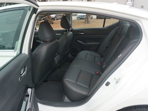 Used 2023 Nissan Altima 2.5 SR w/ SR Premium Package FWD image 15