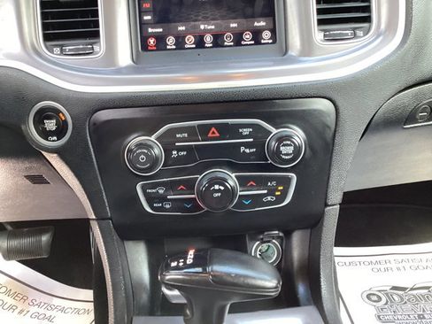 Used 2022 Dodge Charger SXT image 19