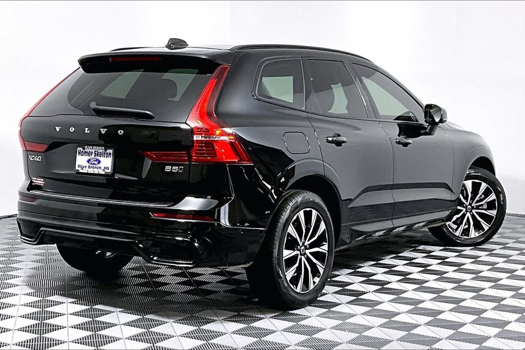 Used 2024 Volvo XC60 B5 Plus w/ Protection Package Premier AWD/4WD image 12