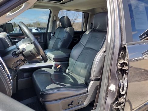 Used 2018 RAM 1500 Laramie w/ Convenience Group image 10