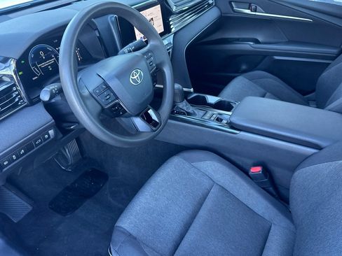 Used 2025 Toyota Camry LE FWD image 11