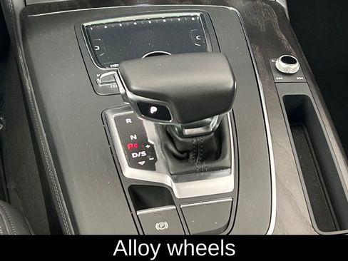 Used 2020 Audi Q5 e Premium Plus w/ Premium Plus Package image 13