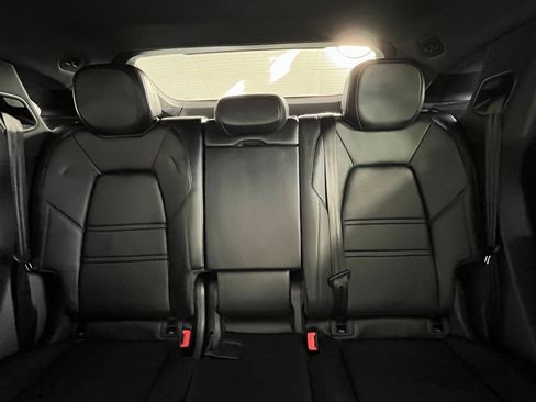 Used 2020 Porsche Cayenne S image 20