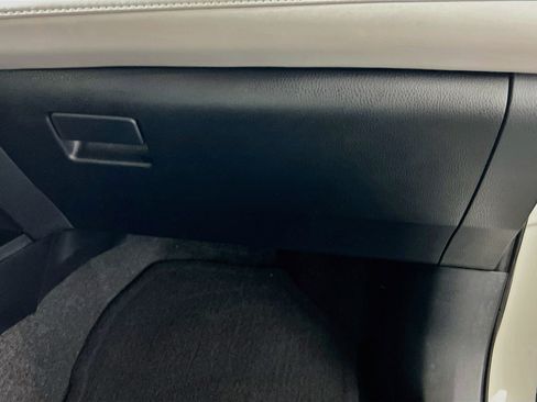 Used 2018 Toyota RAV4 XLE FWD image 34